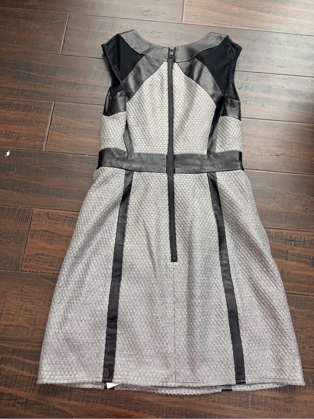 Sleek Mesh Sheath Dress Milly black silver lambskin leather trim textured sheath - Picture 3 of 9